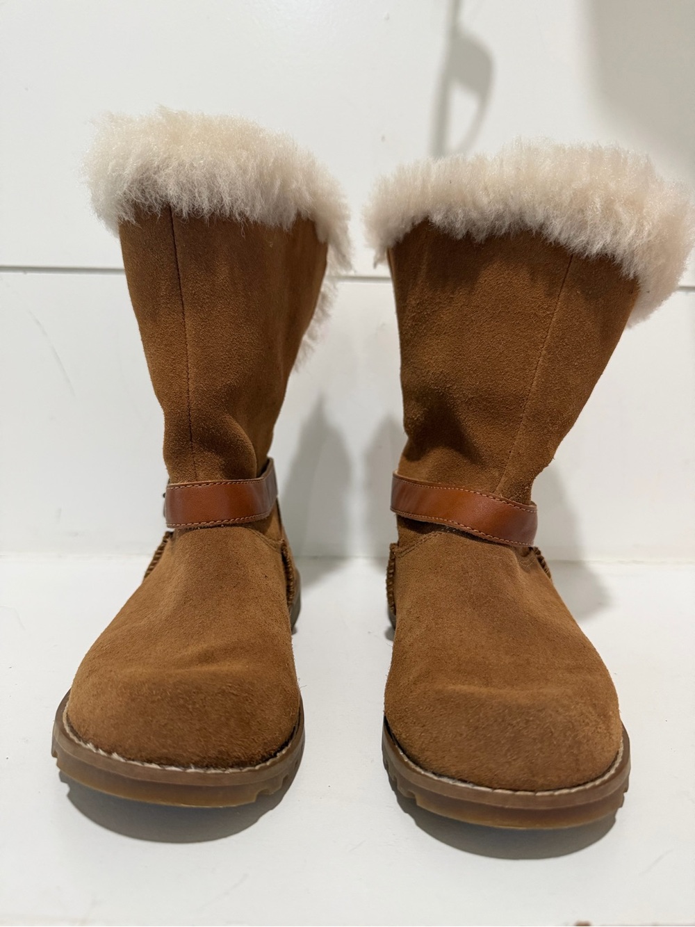 UGG Kids Chestnut Shearling Boots – Size 12